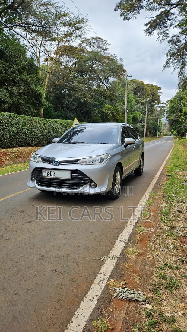 Toyota Axio 1.5 Hybrid 2WD 2017 Silver