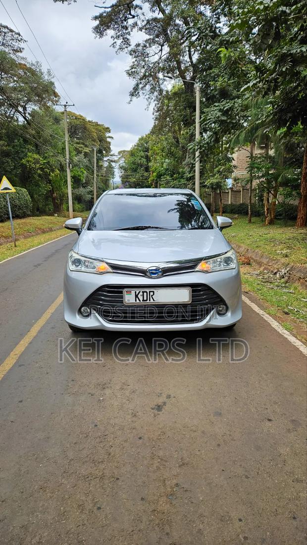 Toyota Axio 1.5 Hybrid 2WD 2017 Silver