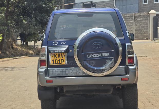 Toyota Land Cruiser Prado 2000 Blue