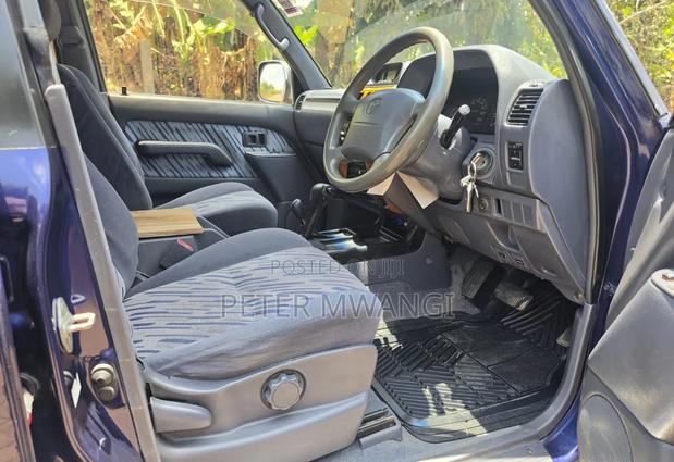 Toyota Land Cruiser Prado 2000 Blue