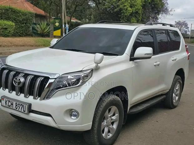 Toyota Land Cruiser 2011 White