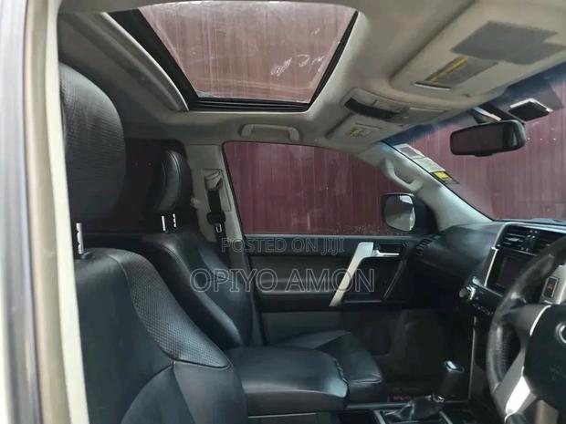 Toyota Land Cruiser 2011 White