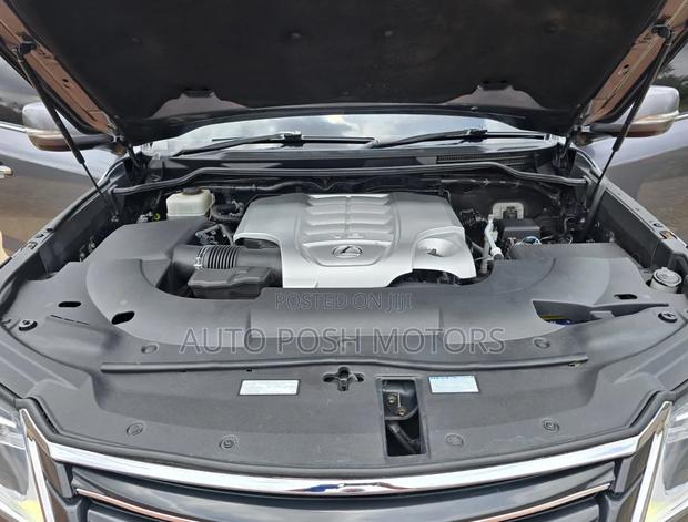 Lexus LX 2016