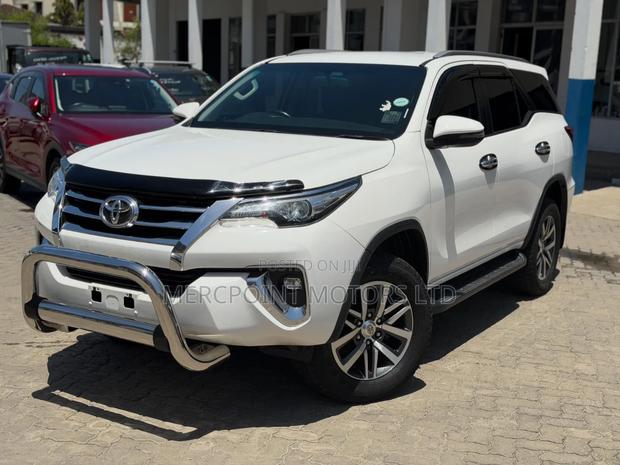 Toyota Fortuner 2019 White