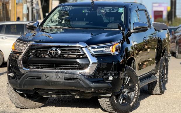 Toyota Hilux 2021 Black