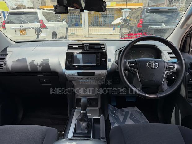 Toyota Land Cruiser Prado 2.8 2020 Matt Black