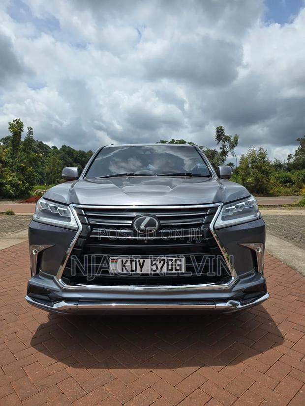 Lexus LX 570 AWD 2016 Gray