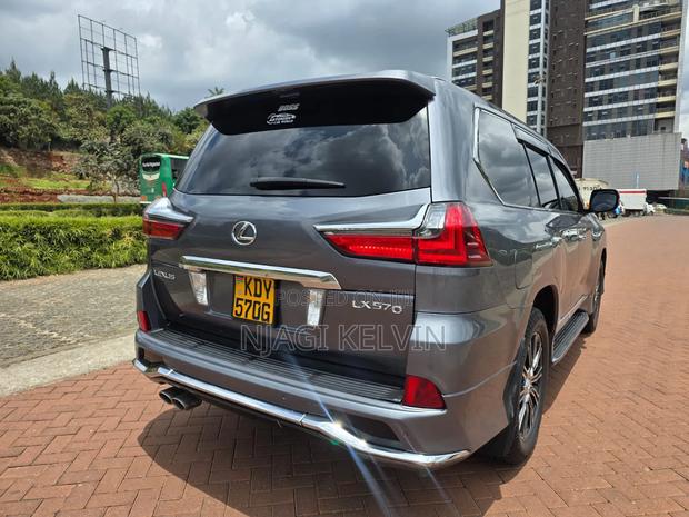Lexus LX 570 AWD 2016 Gray