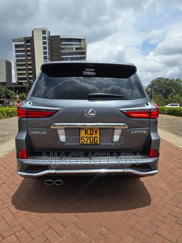 Lexus LX 570 AWD 2016 Gray