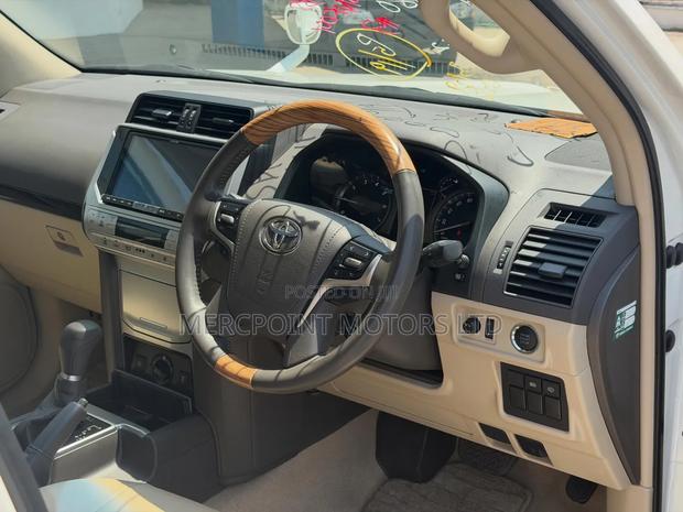 Toyota Land Cruiser Prado 2019 White