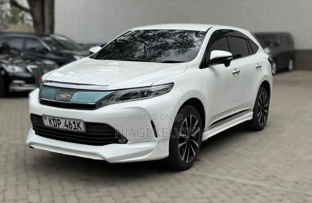 Toyota Harrier 2.0 2018 White