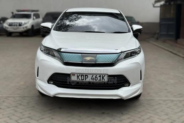 Toyota Harrier 2.0 2018 White