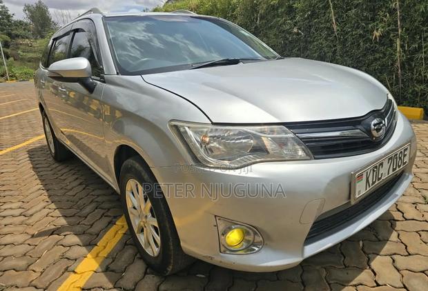 Toyota Corolla Fielder 2014 Silver