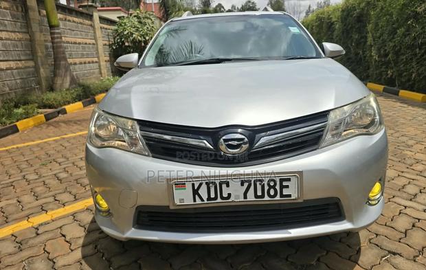 Toyota Corolla Fielder 2014 Silver