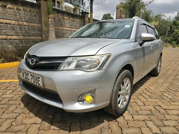 Toyota Corolla Fielder 2014