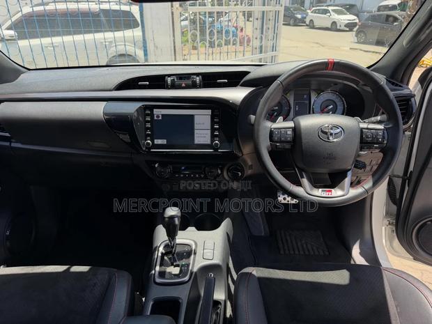 Toyota Hilux 2019 Off white