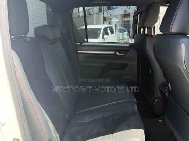 Toyota Hilux 2019 Off white