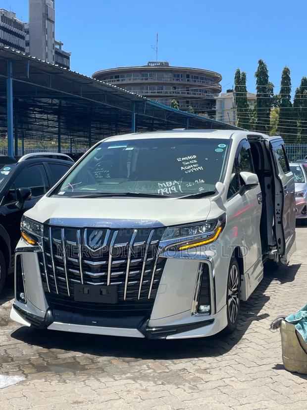 Toyota Alphard 2019 Off white
