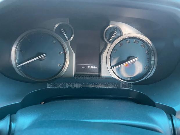 Toyota Land Cruiser Prado 2023 Off white