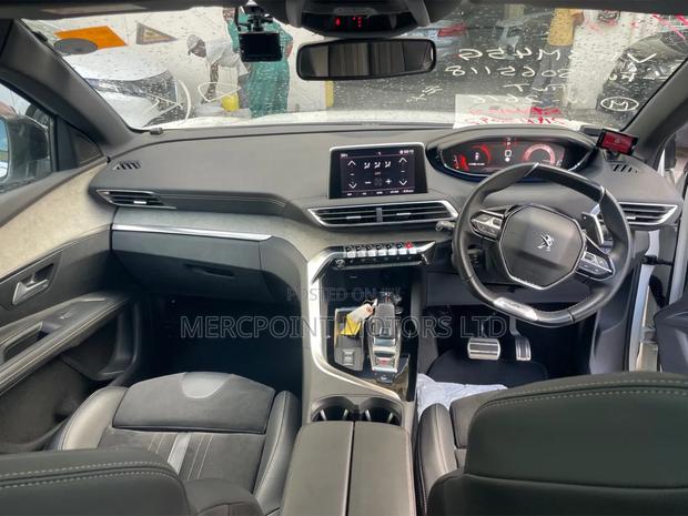 Peugeot 3008 2021 Off white
