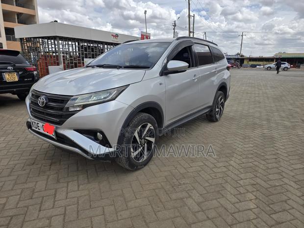 Toyota Rush 2021 Silver