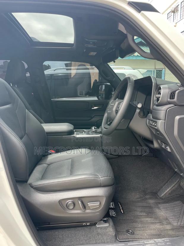 Toyota Land Cruiser Prado 2.8 2024 Off white
