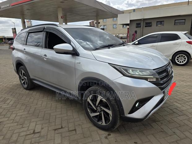 Toyota Rush 2021 Silver