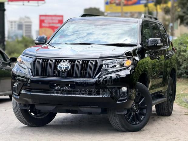 Toyota Land Cruiser Prado 2023 Black