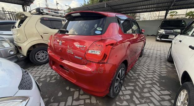 Suzuki Swift 2019 Red