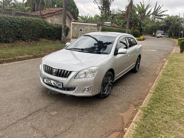 Toyota Premio 2012 Silver