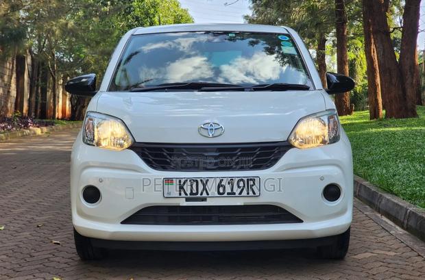 Toyota Passo 2018 White