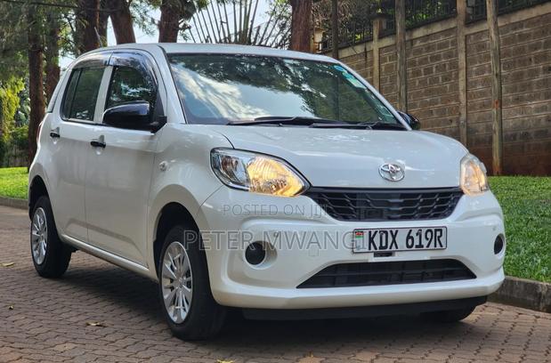 Toyota Passo 2018 White