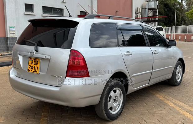 Toyota Corolla Fielder 2003 Silver