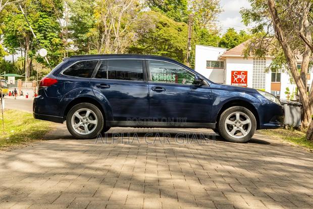Subaru Outback 2.5i 2011 Blue