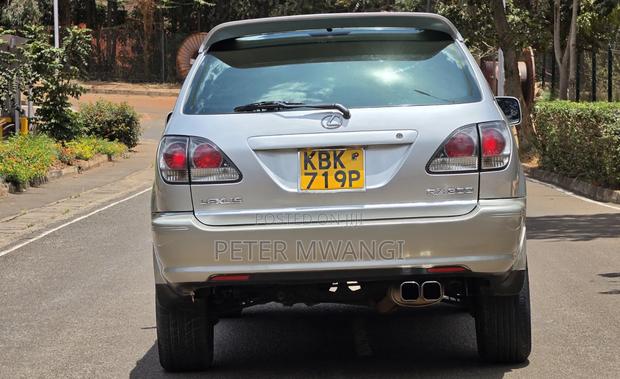 Toyota Harrier 2002 Silver