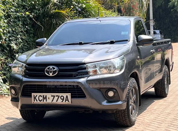 Toyota Hilux 2017 Gray