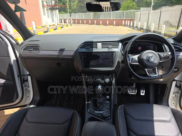 Volkswagen Tiguan 2.0T SEL R-Line AWD 4MOTION 2019 White