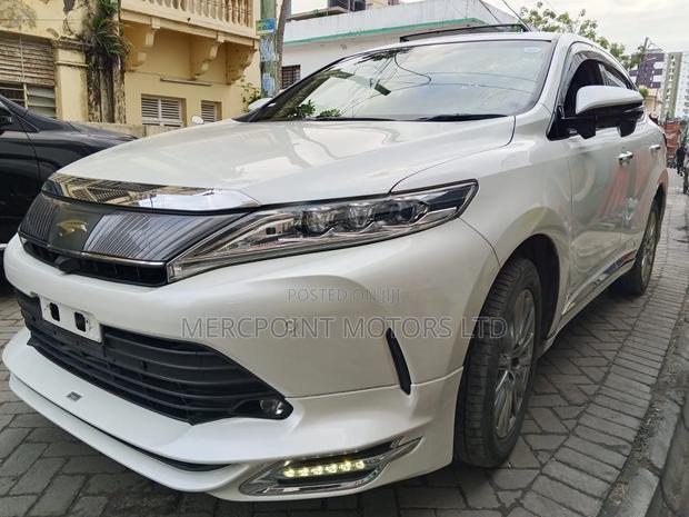 Toyota Harrier 2019 Off white