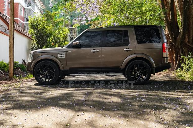 Land Rover Discovery 2012 Brown