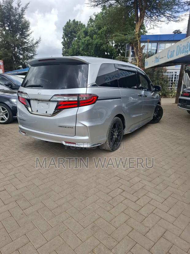 Honda Odyssey 2.4 Absolute 2WD 2019 Silver