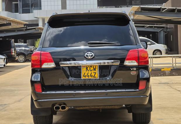 Toyota Land Cruiser 2012 Black