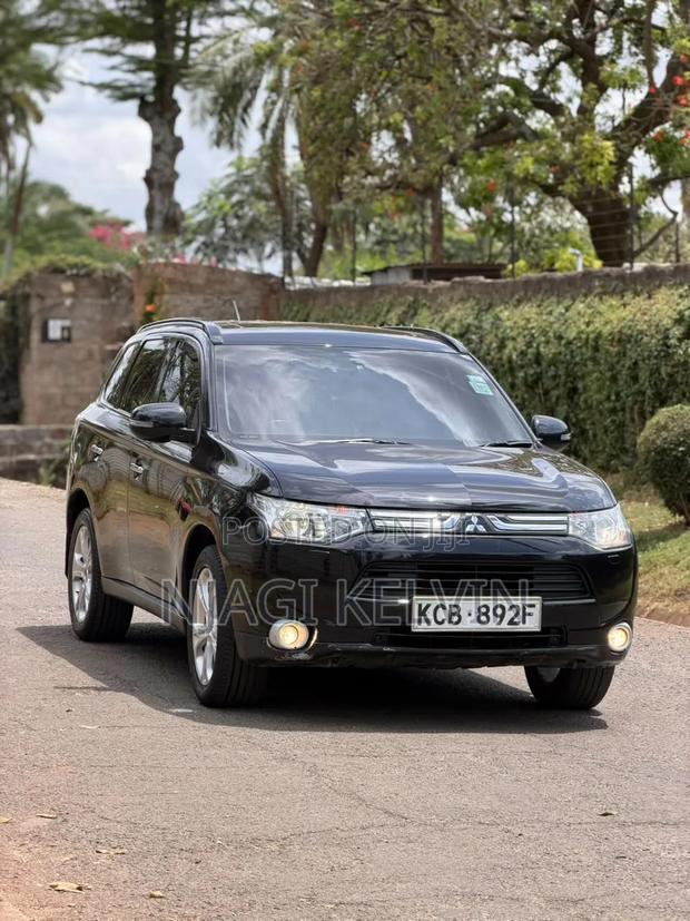 Mitsubishi Outlander 2014 Black