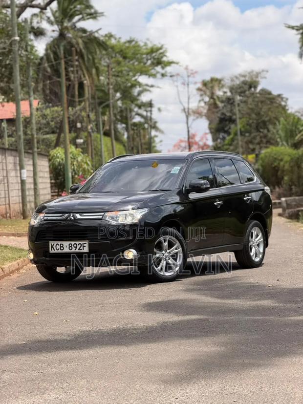 Mitsubishi Outlander 2014 Black