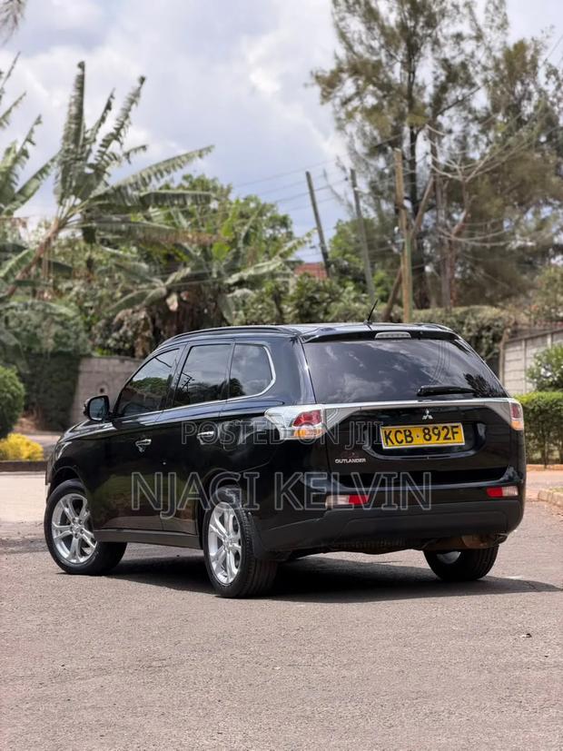 Mitsubishi Outlander 2014 Black