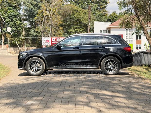 Mercedes-Benz GLC-Class GLC250 Sport Utility 4-Door (2.0L, 4cyl Turbo)