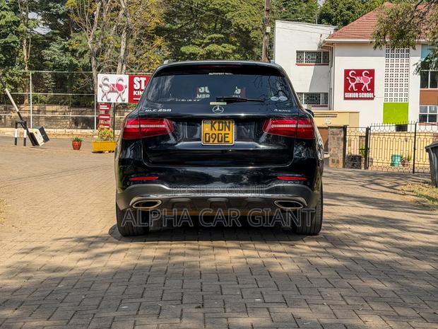 Mercedes-Benz GLC-Class GLC250 Sport Utility 4-Door (2.0L, 4cyl Turbo)