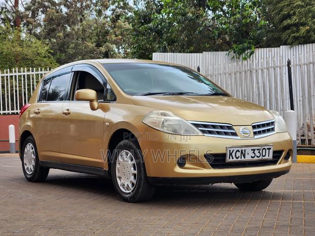 Nissan Tiida 1.5L 16V 2010 Gold