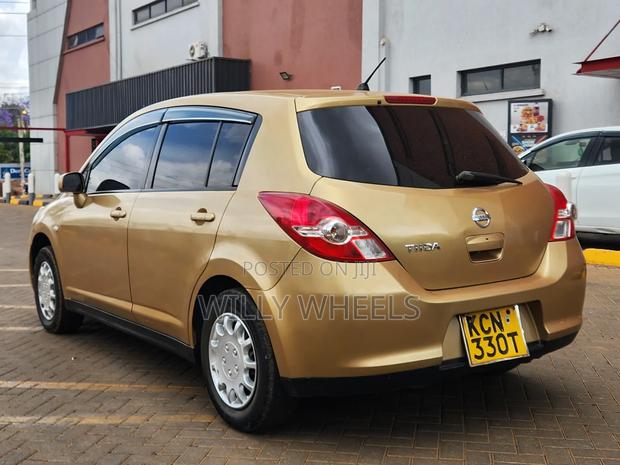 Nissan Tiida 1.5L 16V 2010 Gold
