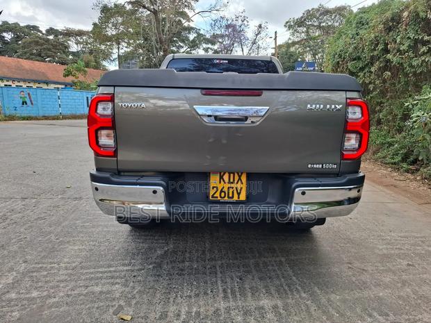 Toyota Hilux Revo Double Cab Deisel 2.4 AWD 2021 Gray