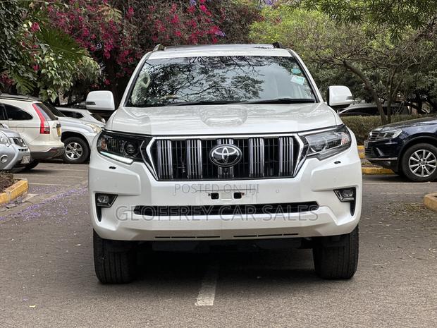 Toyota Land Cruiser Prado 2.8 2022 White